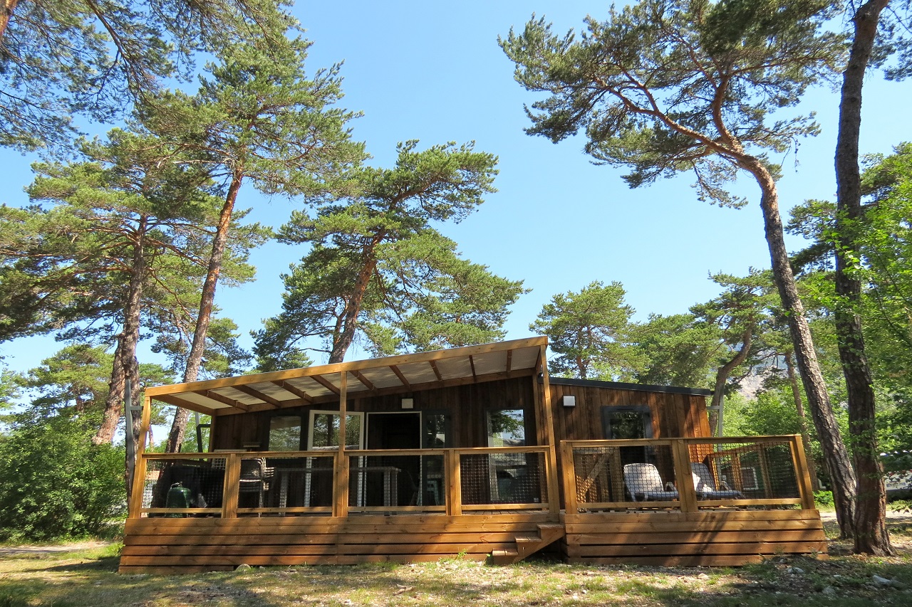 Mietunterkunft - Naturalis Cottage Premium (River View) Nr 163 Or 164 - - Camping L'Hirondelle