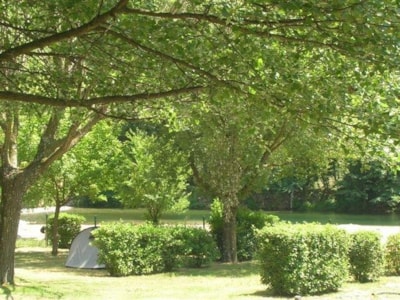 Pitch + 1 car + 1 tent or caravan or camping-car