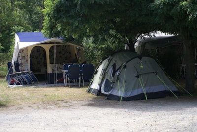 Pitch + 1 car + 1 tent or caravan or camping-car