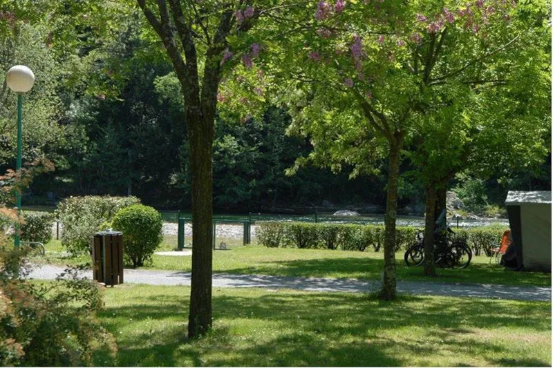 Forfait : Emplacement / Voiture /  1 Tente Ou Caravane Ou Camping-Car