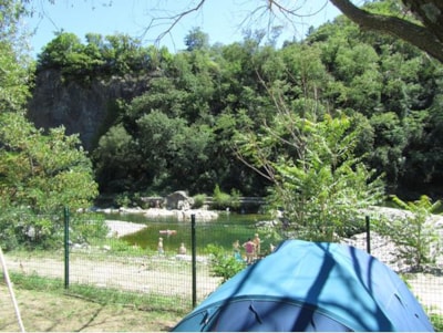 Pitch  tent + bike