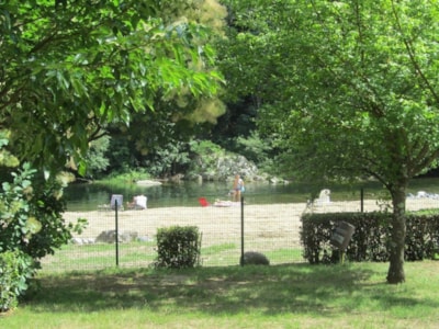 Pitch + 1 car + 1 tent or caravan or camping-car