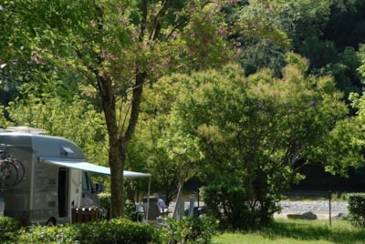 Pitch + 1 car + 1 tent or caravan or camping-car