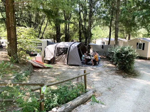 Stellplatz - Privileg Stellplatz Xl Wald - image n°4 - Camping La Marette Sites & Paysages