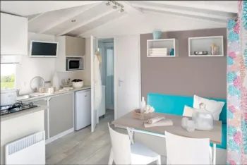 Mietunterkunft - Loggia 2 Chambres Terrasse Intégrée Semi-Couverte (-10 Ans) - Camping La Boulinière