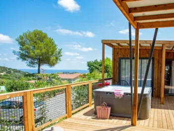Mietunterkunft - Cottage Family 6 - 33M² - 3 Schlafzimmer + Spa - Camping Cros de Mouton
