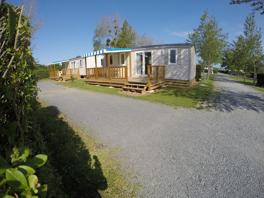 Location - Mobil-Home 6 Confort Plus - 31M² - 3 Chambres + Terrasse Semi-Couverte - Camping Le Robinson