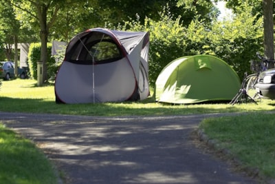 Emplacement nu