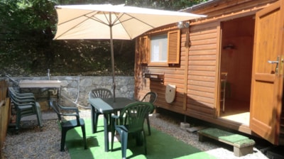 Caravans for rent for 4 people no toilet no shower — 1