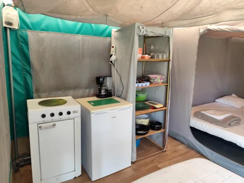 Mietunterkunft - Eingerichtetes Zeltbungalow - image n°2 - Camping de la Vallée du Doux