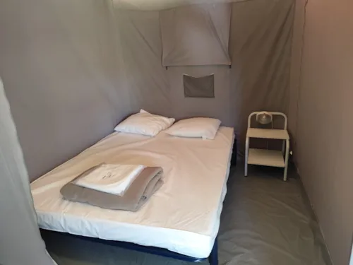 Mietunterkunft - Eingerichtetes Zeltbungalow - image n°4 - Camping de la Vallée du Doux