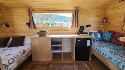 SALOON