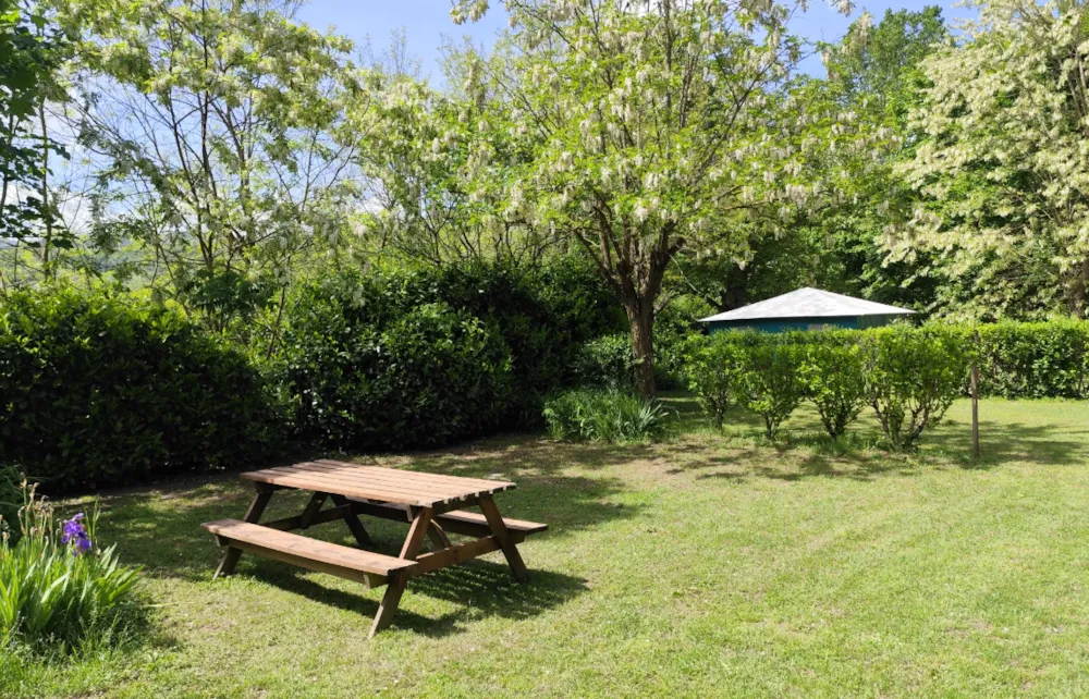 Pitch - Package: Pitch + Car + Tent Or Caravan - image n°2 - Camping de la Vallée du Doux