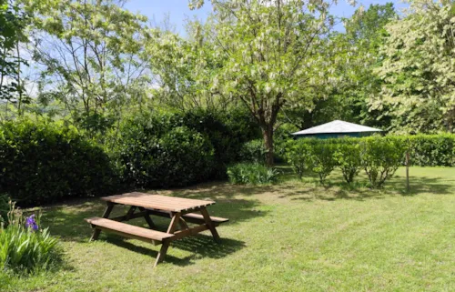 Pitch - Package: Pitch + Car + Tent Or Caravan - image n°2 - Camping de la Vallée du Doux
