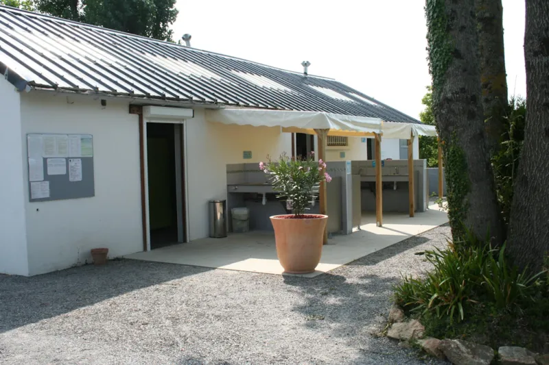 Emplacement + 1 Véhicule/ Ccar