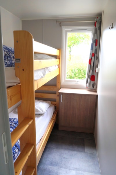 Mobilheim HEOL 32 m² (2012) - 3 bedrooms + Half-covered terrace 12m² — 3