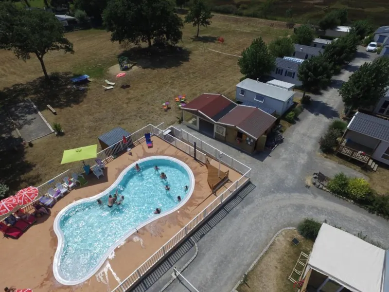 Emplacement + 1 Véhicule/ Ccar