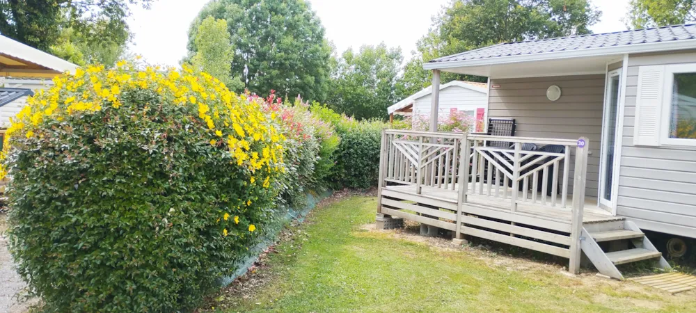 Location - Mobil-Home  D Corvette 27 M² (2010-2014) + Terrasse Semi Couverte - Camping Les Embruns