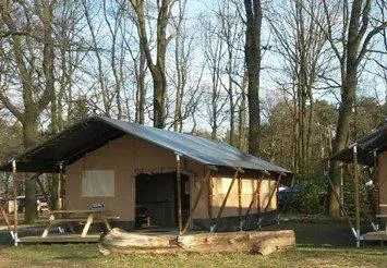 Safari Zelt Mit Sanitäranlagen