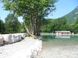 Camping Le Colombier - image n°16 - Roulottes