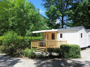 Locatif - Mobilhome - 2 bedrooms : 1 bedroom with a double bed, 1 bedroom with 2 single beds - Camping Le Colombier