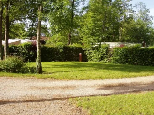 Stellplatz - Stellplatz Pauschale Wanderer Oder Radfahrer Mit Zelt ,Ohne Strom - image n°2 - Camping Le Colombier