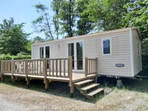 Locatif - Mobilhome - 3 bedrooms: 1 bedroom with double bed, 2 bedrooms with bunk beds. - Camping Le Colombier