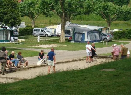 Emplacement - Emplacement En Camping Grand Confort - image n°1 - Camping L'AINcontournable