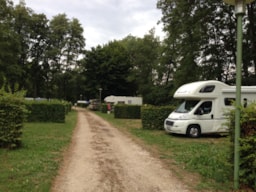 Camping Domaine de Mépillat - image n°7 - Roulottes