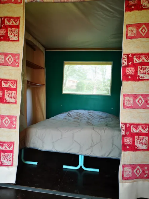 Accommodation - Canvas Bungalow 25M² - 2 Bedrooms - - image n°8 - Camping Domaine de Mépillat