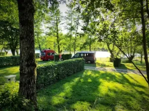 Emplacement - Trekking Packages : tent + bikes without electricity - Camping Domaine de Mépillat