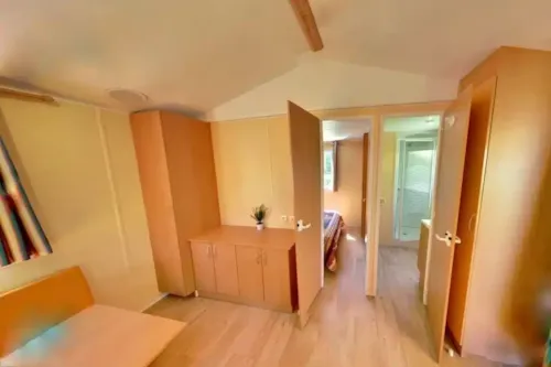 Mietunterkunft - Mobilheim Classic 28M² - 2 Schlafzimmer - image n°3 - Camping Domaine de Mépillat