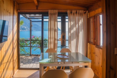 Bungalow Privacy (B11) — 3