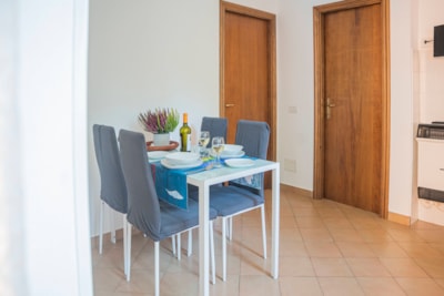 Apartment overlooking the square — 6
