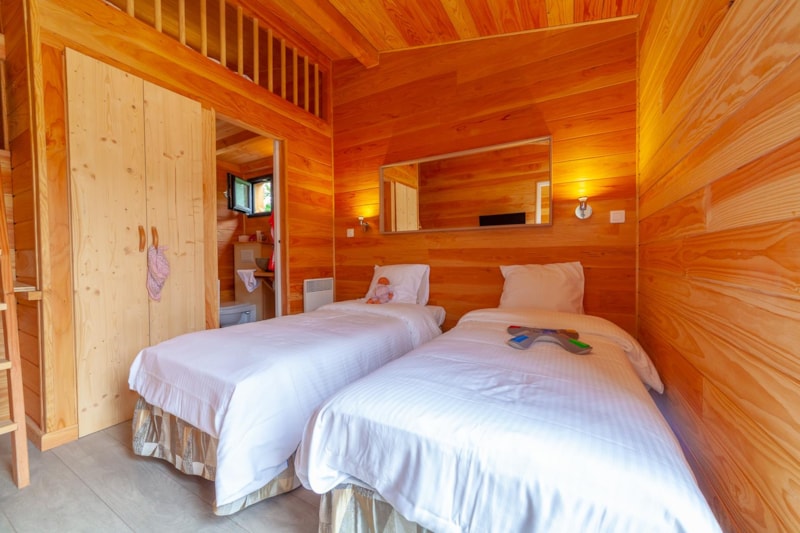 Hotel type bedroom in the Ecolochic chalet