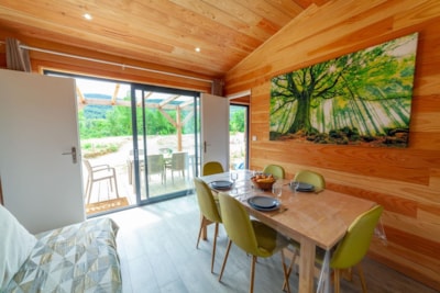 Ecolochic Chalet with Spa