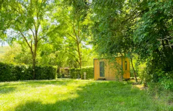 Stellplatz - Private Sanitäranlagen Premium Xxl Platz - Le Moulin Sites et Paysages