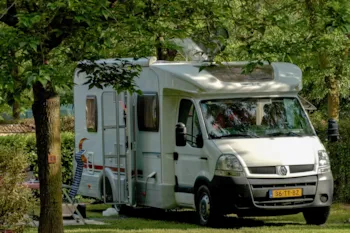 Stellplatz - Komfort Standard Platz Mit Strom 10 Ampere - Le Moulin Sites et Paysages