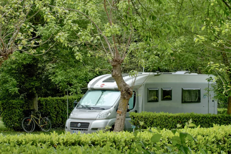 Emplacement Confort De Taille Standard Avec Électricité 10A 2 Pers.
