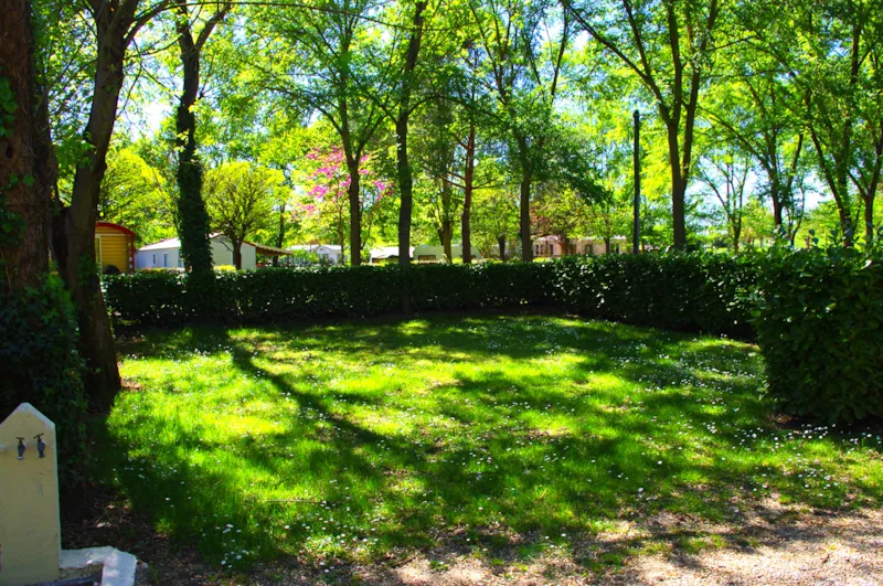 Emplacement Confort De Taille Standard Avec Électricité 10A 2 Pers.