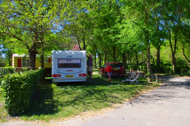 Emplacement Confort De Taille Standard Avec Électricité 6A