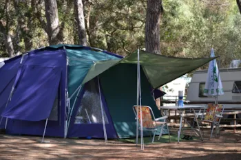 Stellplatz - Grosses Zelt Stellplatz - Camping Village Santapomata