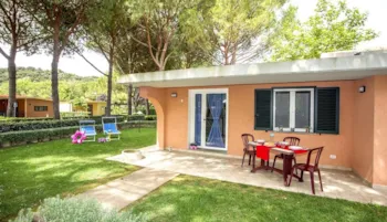Mietunterkunft - Bungalow 'De Luxe Plus' - 40M² - 2 Zimmer - Camping Village Baia Azzurra