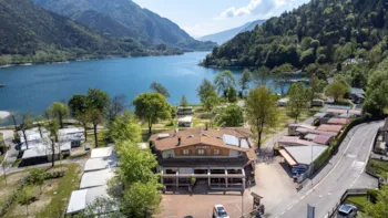 Mietunterkunft - Ferienwohnungen Mit Blick Auf Dem See 25 Mq 2 Erw.+ 2 Kinder - Camping Al Lago