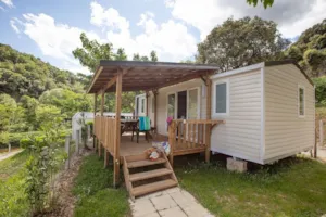 Locatif - Mobilhome Premium (40m² avec terrasse) Année 2019  1 voiture + 6 pers Climatisation, TV, lave-vaisselle. Animaux non admis. - Camping Le Castelet