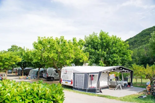 Emplacement - Emplacement  Camping Avec Electricite - image n°4 - Camping Le Castelet