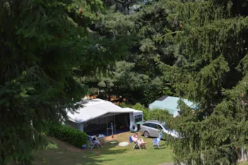 Stellplatz - Stellplatz Prestige 100M² - 10A + Fließwasser- Und Abwasseranschluss - Camping Sunêlia Le Séquoia