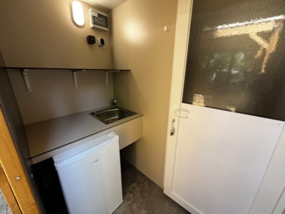 Pitch Luxe - with private facilities + terrace