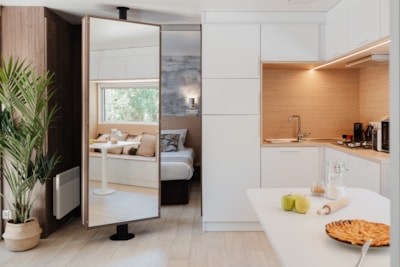 Luxury Mobile Home: 2 Bedrooms - 2 Bathrooms
