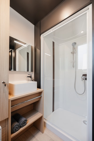 Luxury Mobile Home: 2 Bedrooms - 2 Bathrooms